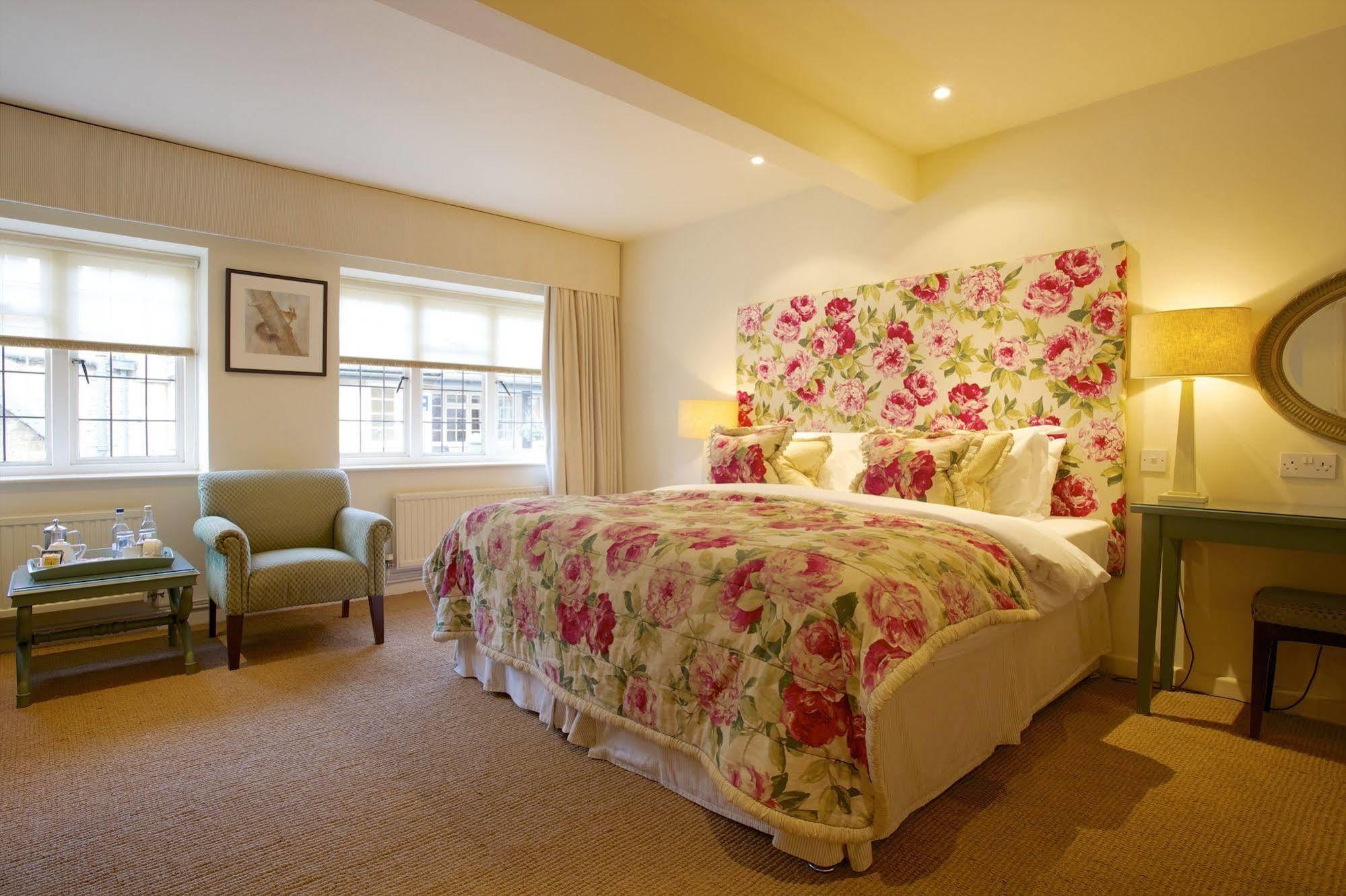 The Hare & Hounds Hotel Tetbury Zewnętrze zdjęcie